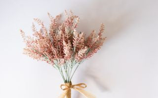 Handbouquet vs Standing Flower for Special Occasions