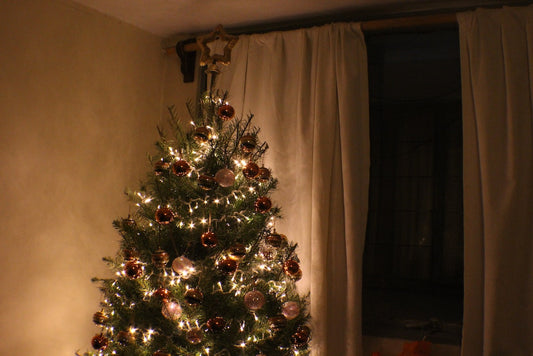 Under 15 Items Christmas Hampers to Cherish the Moment