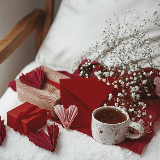 Send Flowers with Valentine Day Flower Delivery for LDR Couple