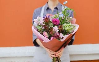 Romantic Anniversary Flower Delivery with a Sweet Message