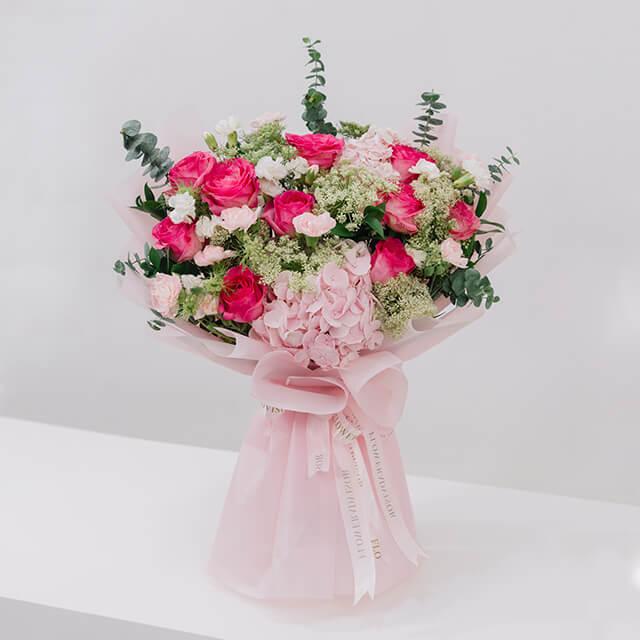 Elegant pink hydrangea and rose bouquet for flower delivery in Singapore