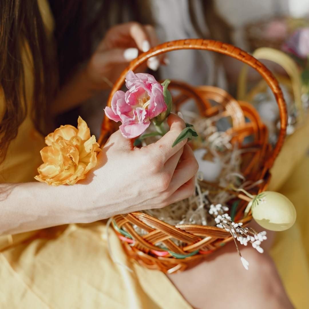 Best Flower Basket to Uplift Your Room with Minimum Space
