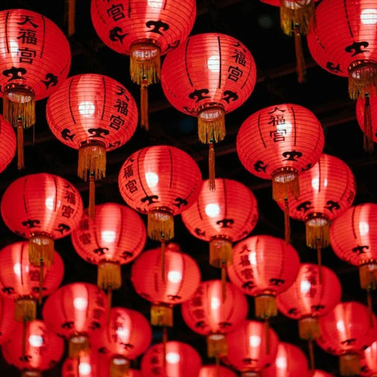 Chinese New Year - Greetings, Celebrations And Gifts