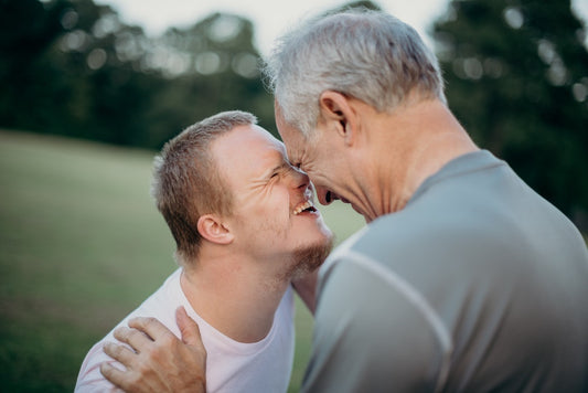 7 Best All-Time Anniversary Gift Ideas for Your Parents