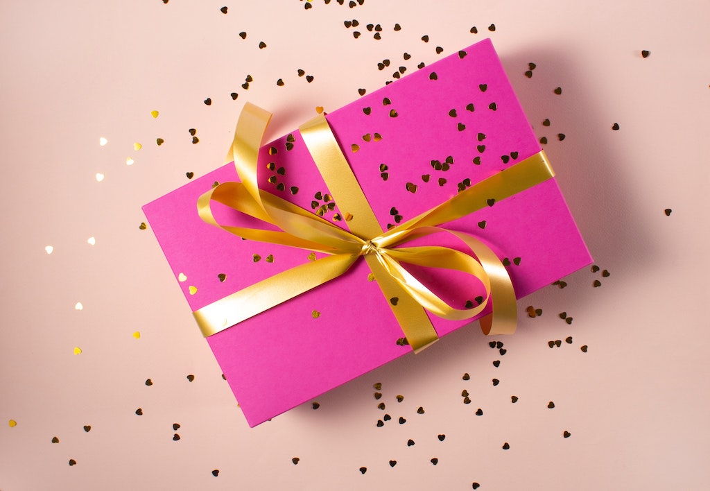 9 Thoughtful Personalised Gifts According To Occasions