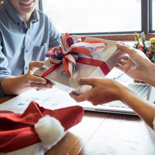 How to Personalise Christmas Corporate Gifts Based on Client Relationship Levels