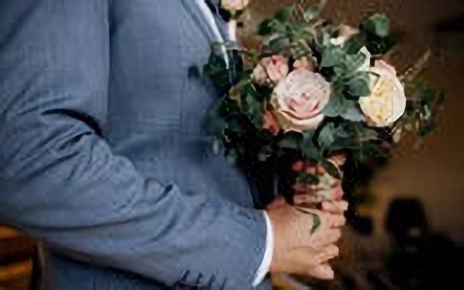 10 Romantic Flower Ideas for Your Wedding Anniversary That Will Melt Your Partner's Heart!