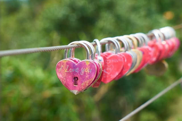 13 Astounding Ways To Showcase Your Love