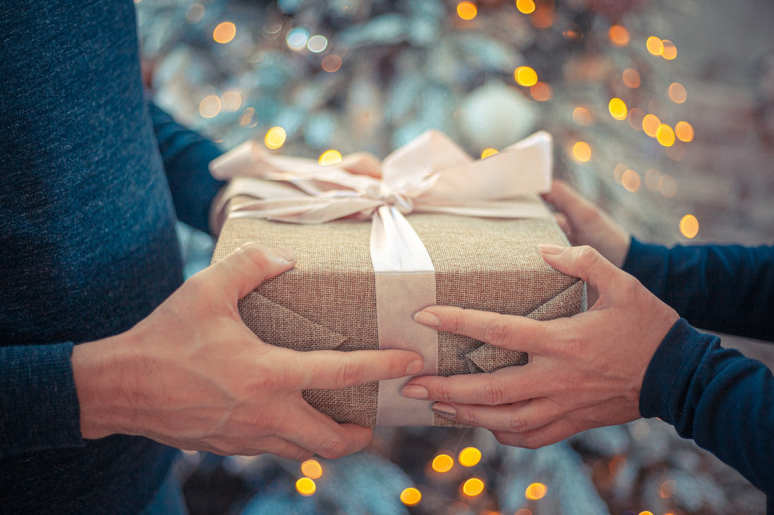 10 Personalized Gifts Ideas for Him That More Memorable