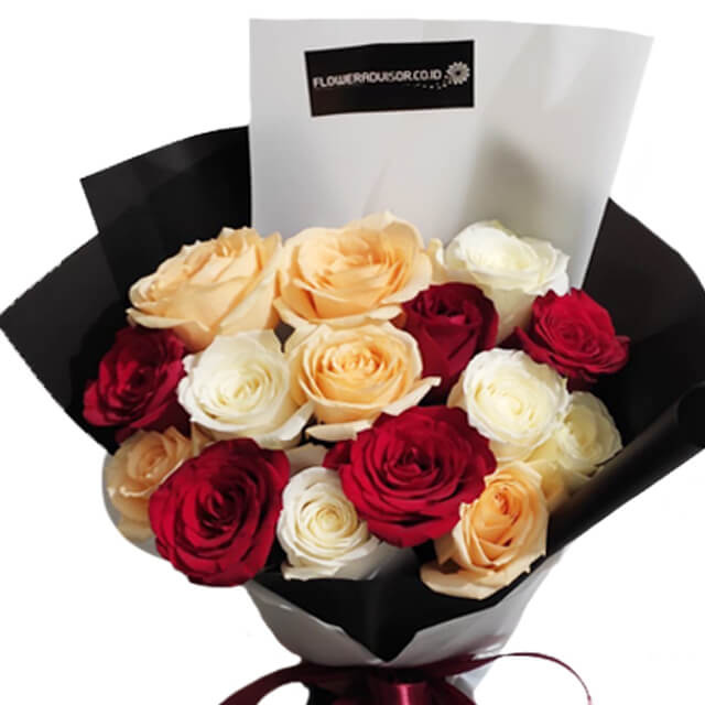 Romantic 15 Mixed Roses Bouquet