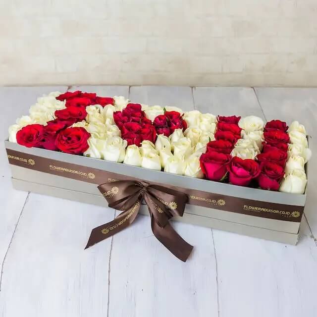 Mixed Roses Blom Box Love  Letter