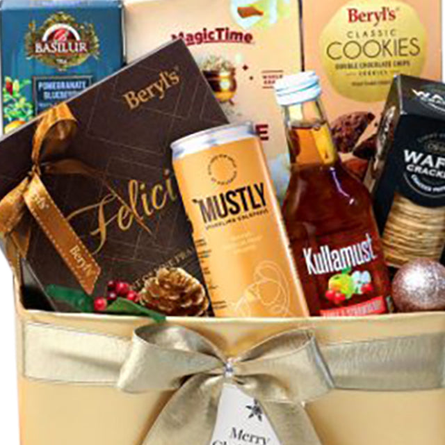 Grandeur Wine Chocolate Christmas Hamper 3