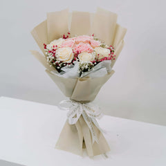 Elegant bouquet with pink and white roses for flower delivery in Singapore